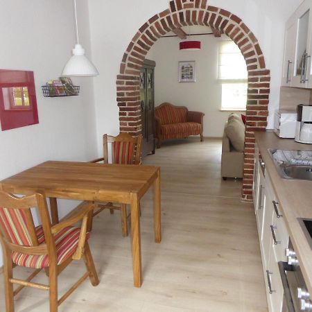 Ferienwohnung Elise Im Gulfhof Am Kanal Grossefehn Luaran gambar